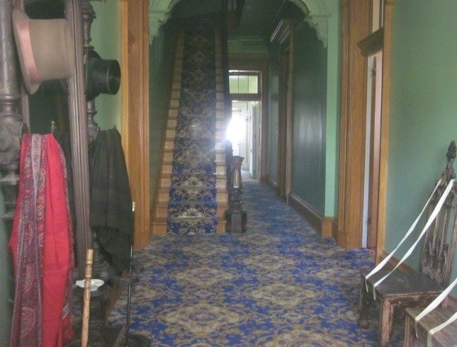 Photo by author - Mathias Ham Home front hallway